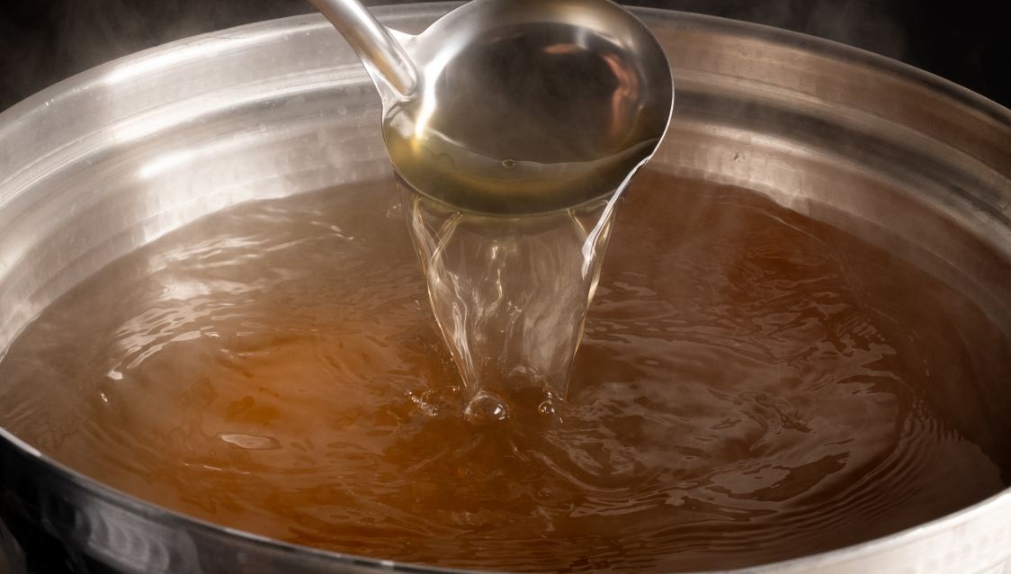 5種類の厳選削り節でとった出汁