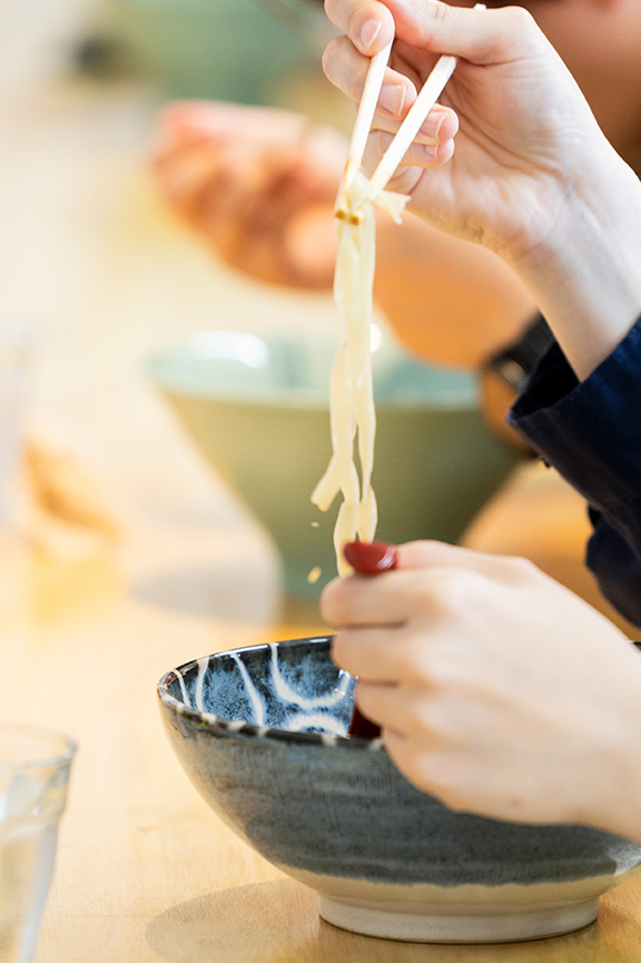 心おどらせ、食でつなごう